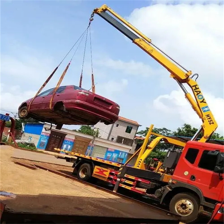 苍南县吊车吊汽车的正确方法